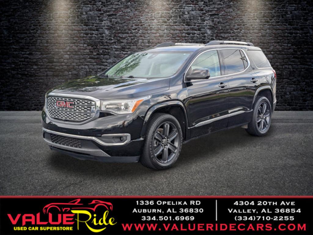 2017 GMC Acadia Denali's photo