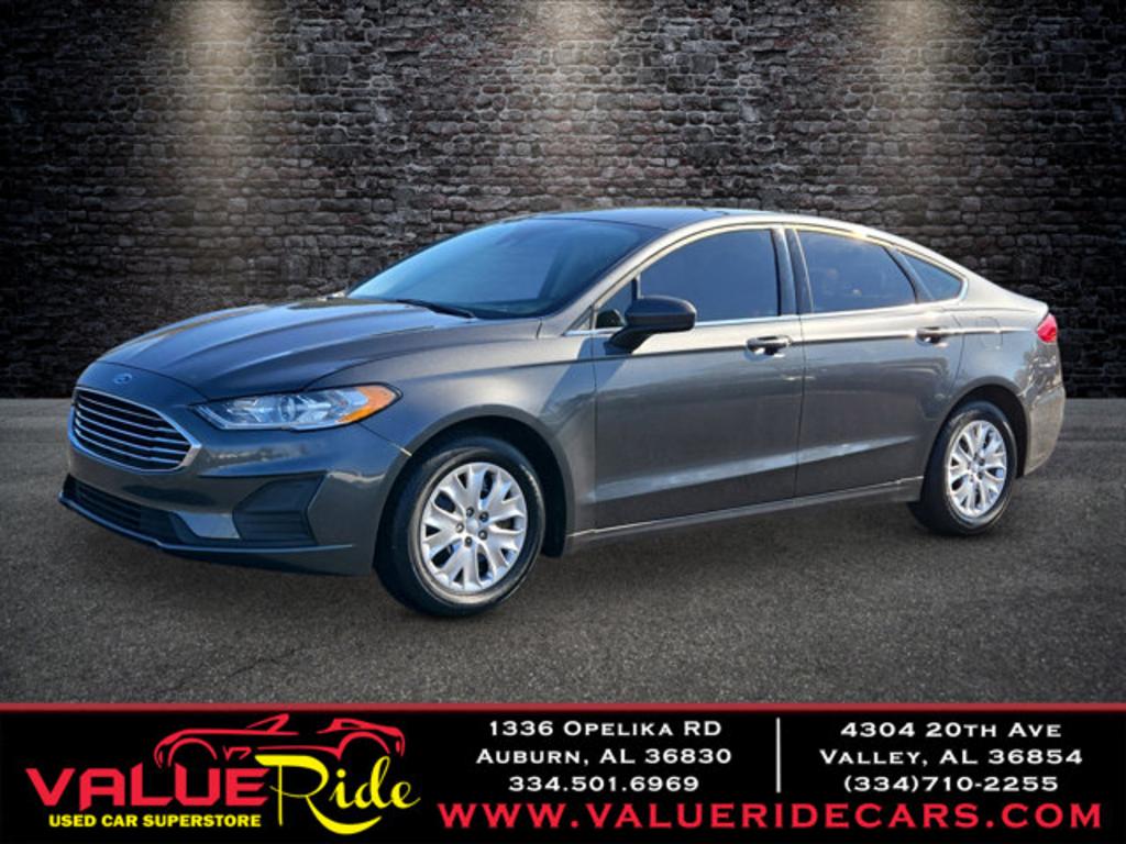 2019 Ford Fusion S's photo
