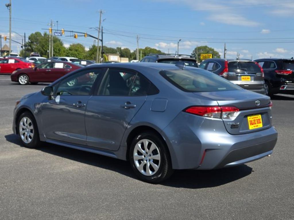 2021 Toyota Corolla LE - Photo 9