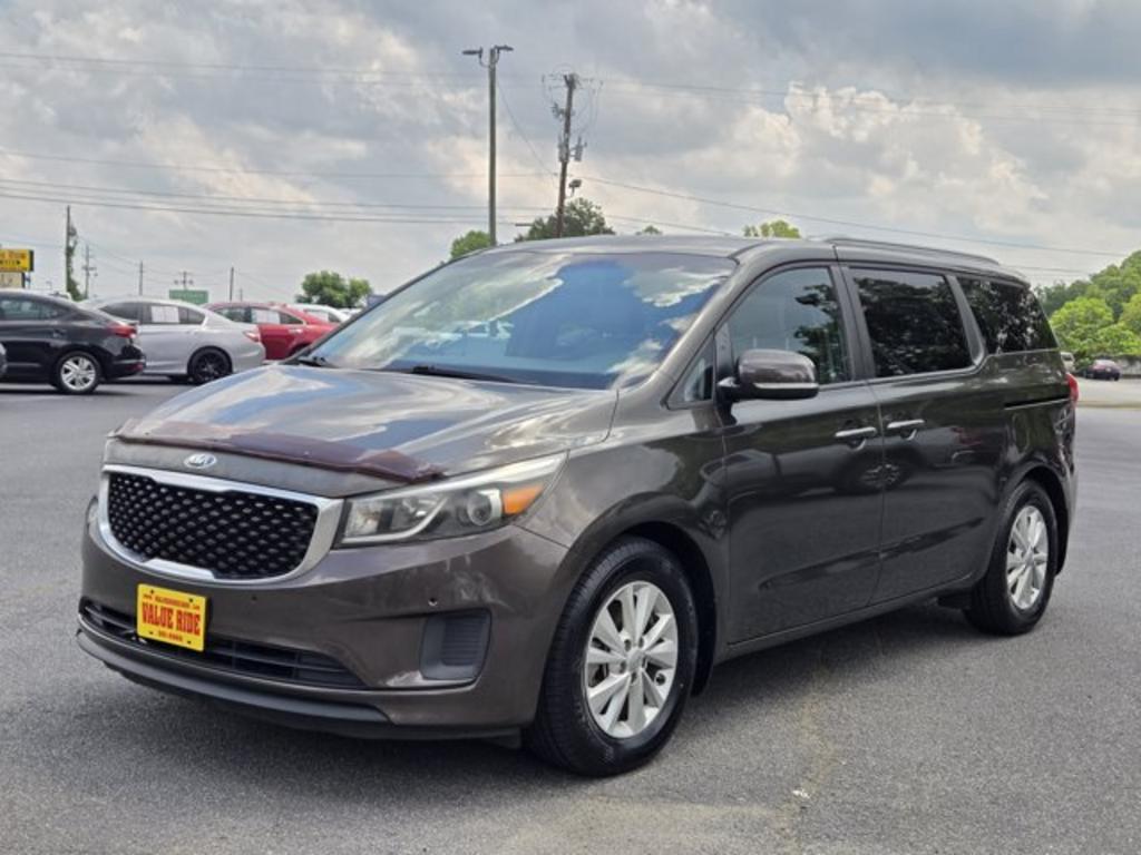 2016 Kia Sedona LX's photo