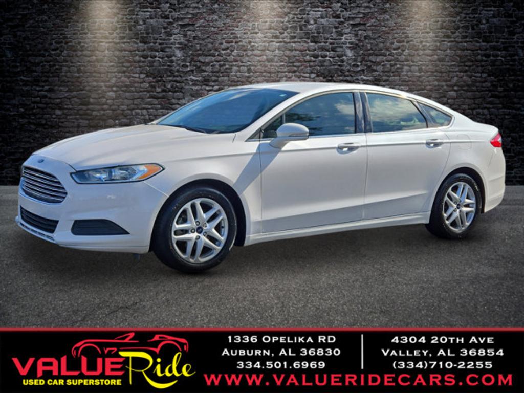 2016 Ford Fusion SE's photo
