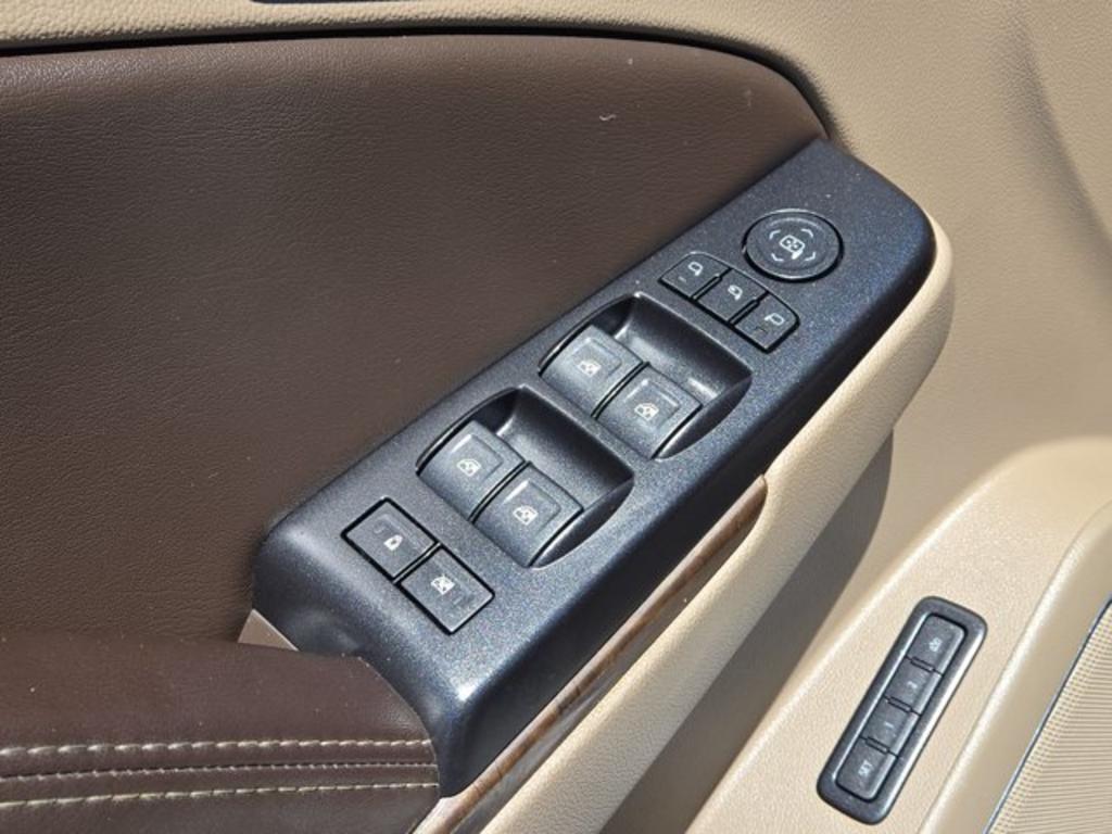 2018 Chevrolet Tahoe LT - Photo 12