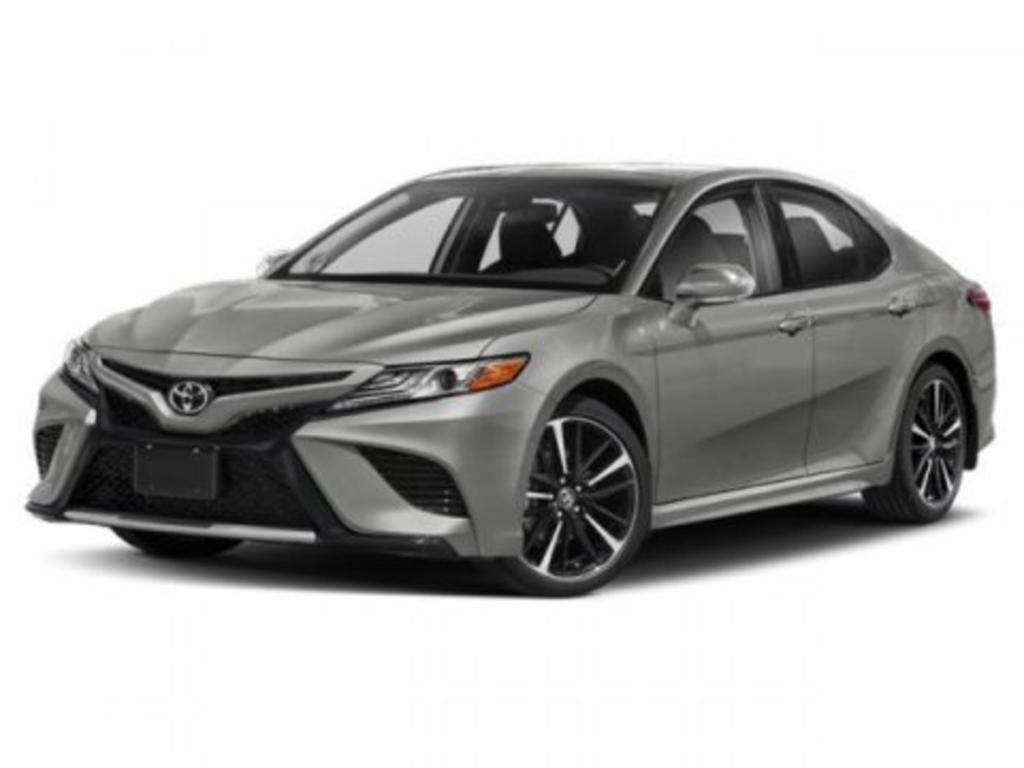 2019 Toyota Camry SE's photo