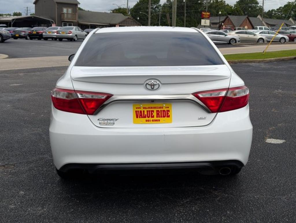 2017 Toyota Camry SE - Photo 7