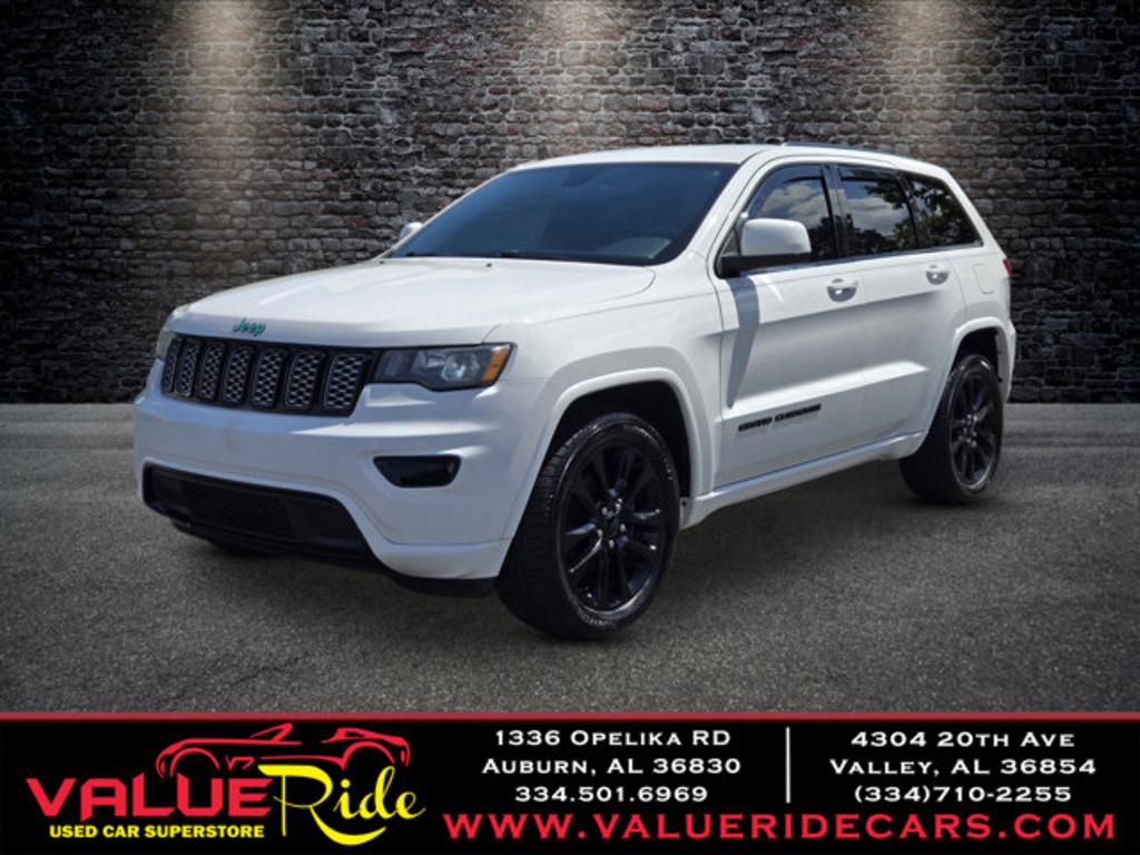 2017 Jeep Grand Cherokee Altitude's photo