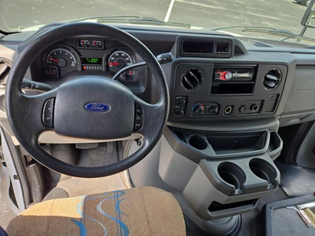2010 Ford Econoline - Photo 13